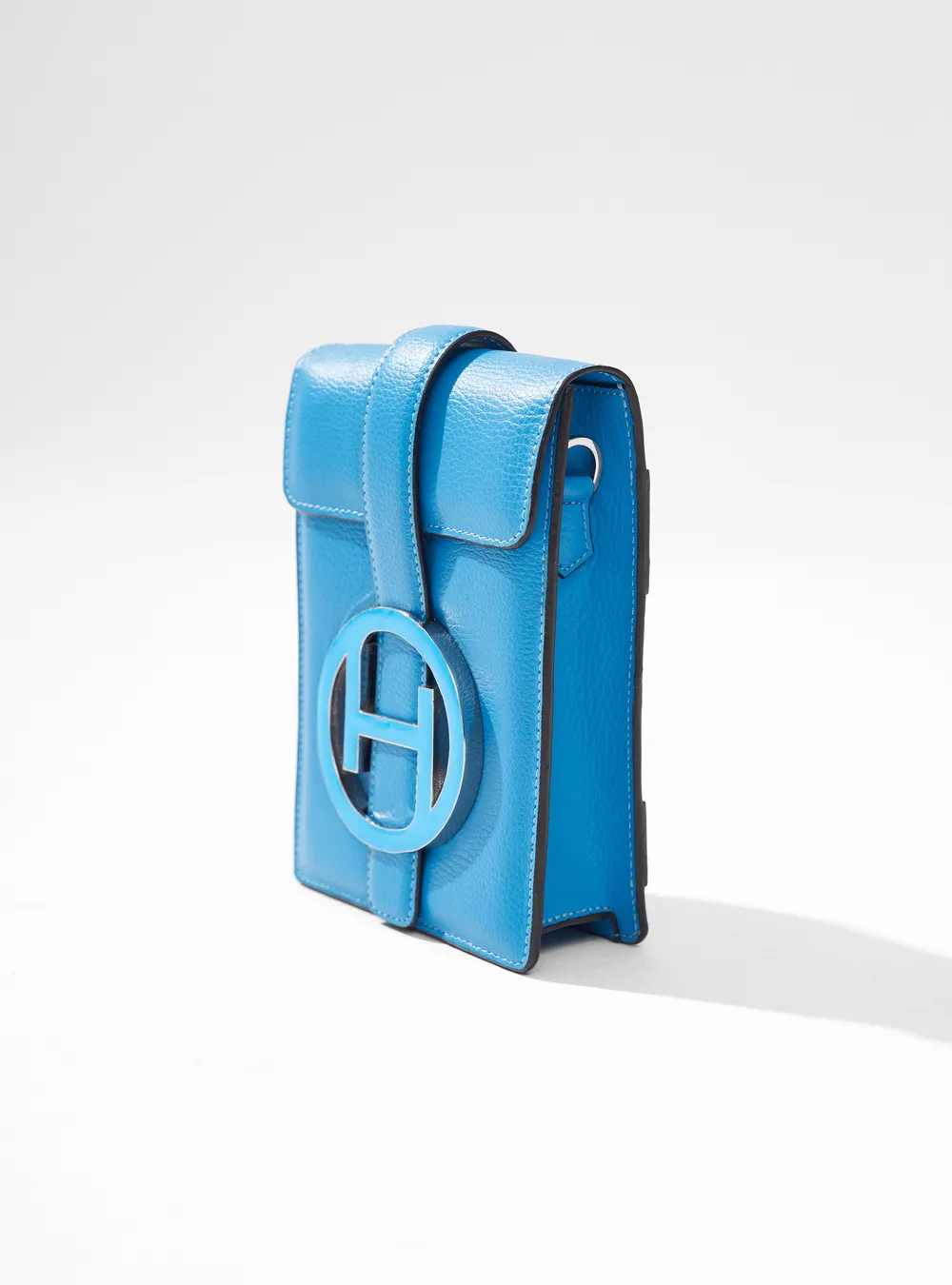 Dopamine Messenger Bag in Ocean Blue