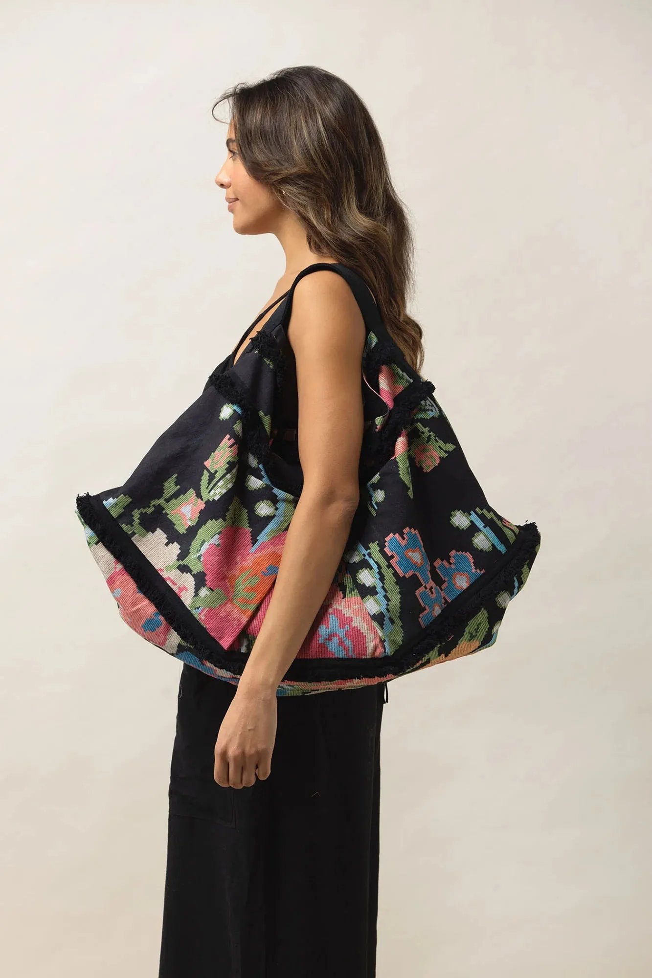 One Hundred Stars Slouch Bag in Woven Flower Black